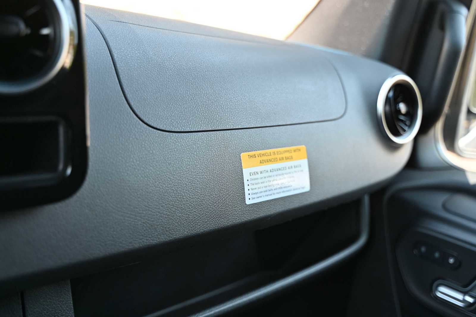 Used 2020 Mercedes-Benz Sprinter 2500 image 17