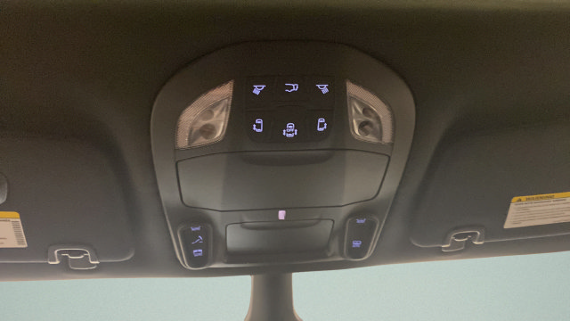 Used 2025 Chrysler Pacifica Limited AWD/4WD image 21