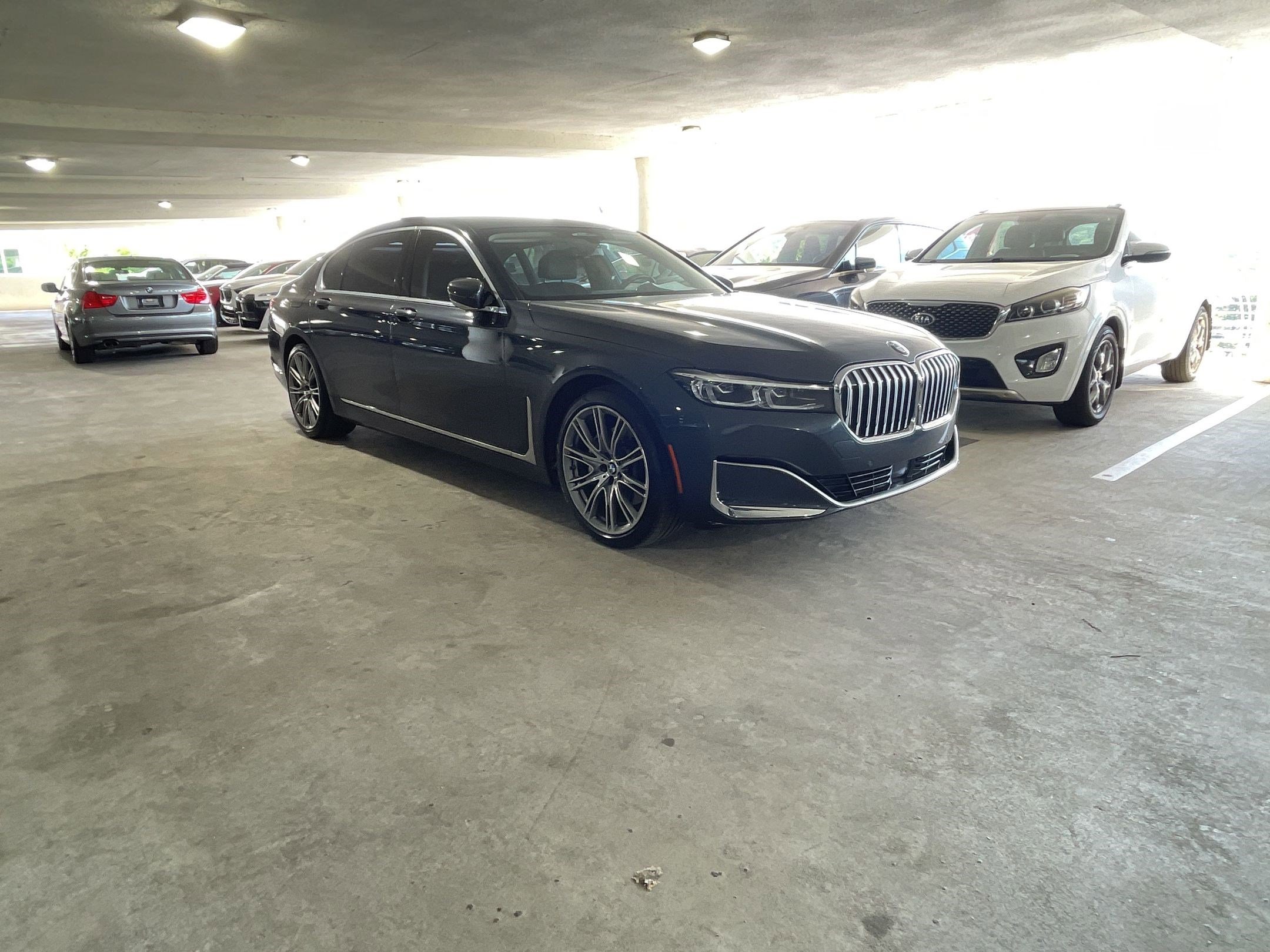 Used 2020 BMW 740i w/ Premium Package RWD image 5