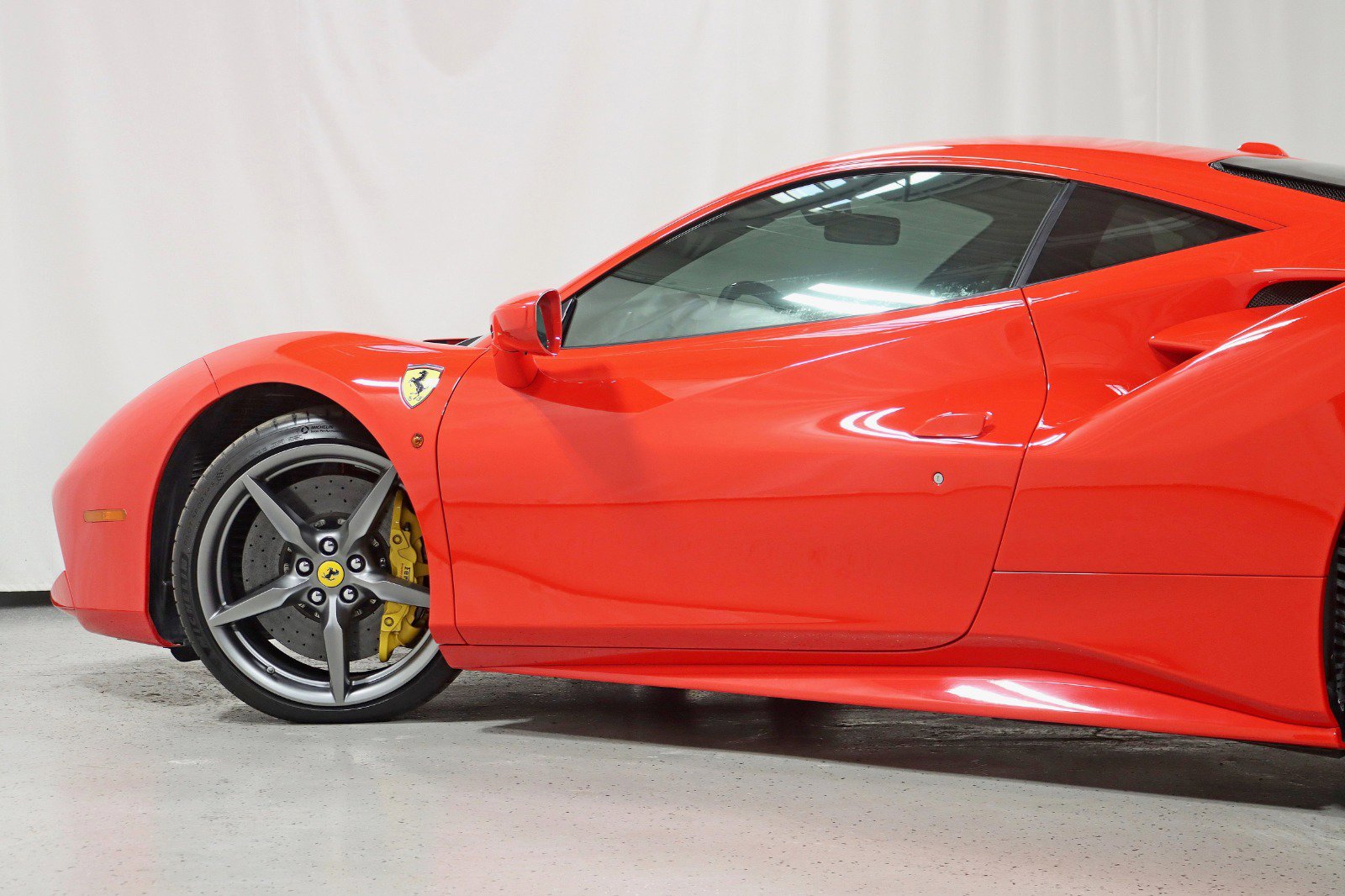 Used 2018 Ferrari 488 GTB image 12