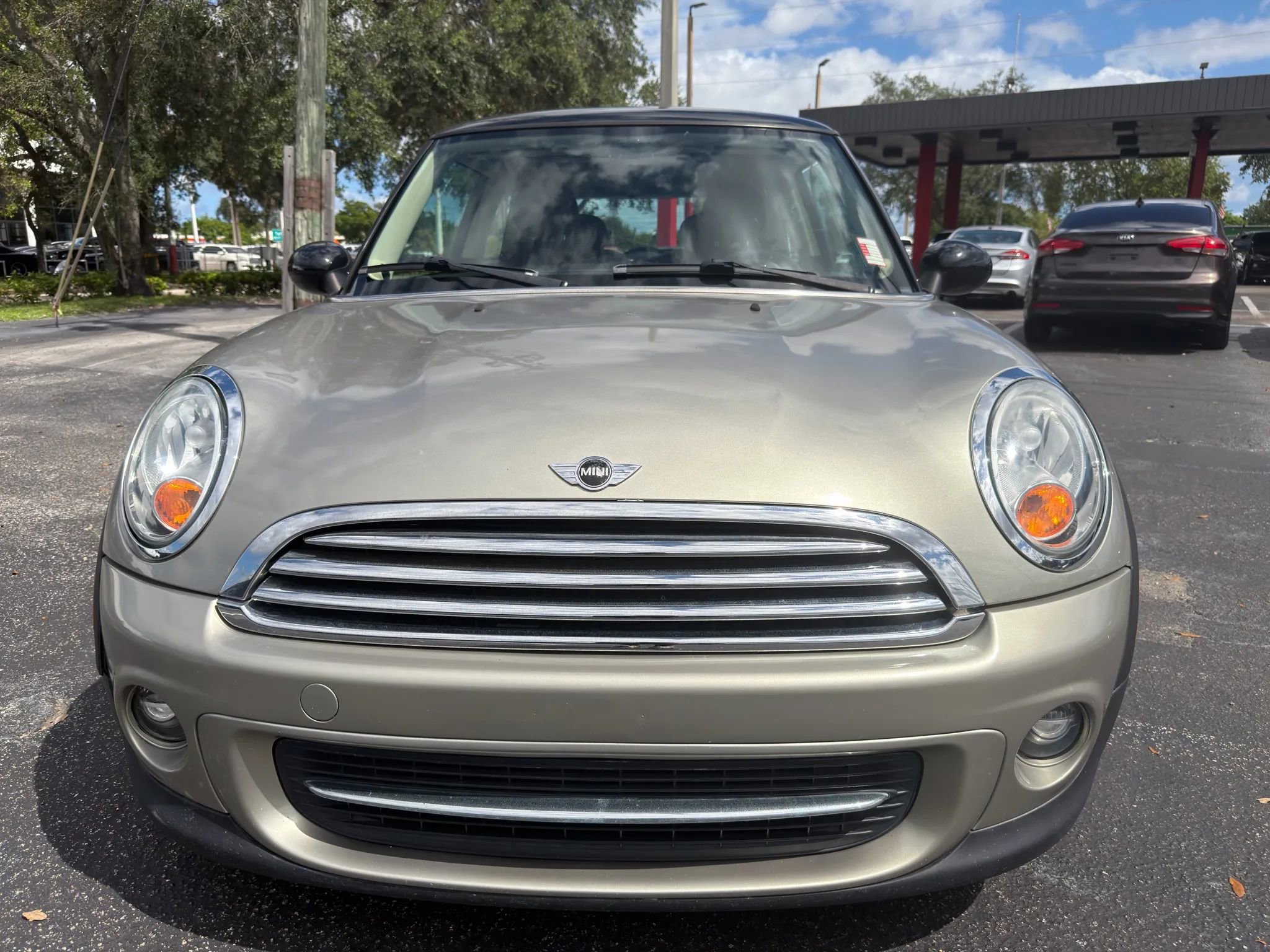 Used 2011 MINI Cooper Hardtop image 16