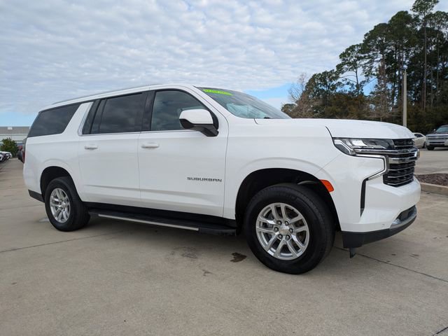 Used 2024 Chevrolet Suburban LT image 2
