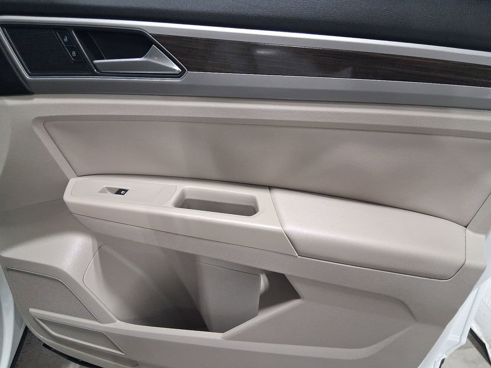 Used 2018 Volkswagen Atlas SE FWD image 20