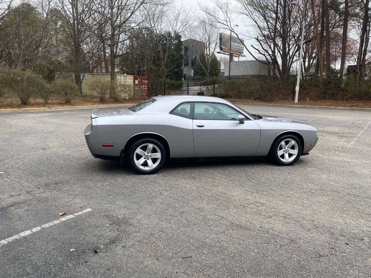 Used 2013 Dodge Challenger SXT RWD image 4