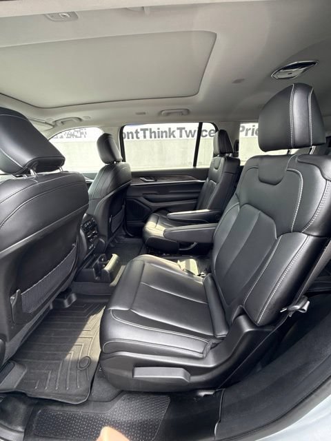 Used 2023 Jeep Grand Cherokee L Limited AWD/4WD image 14