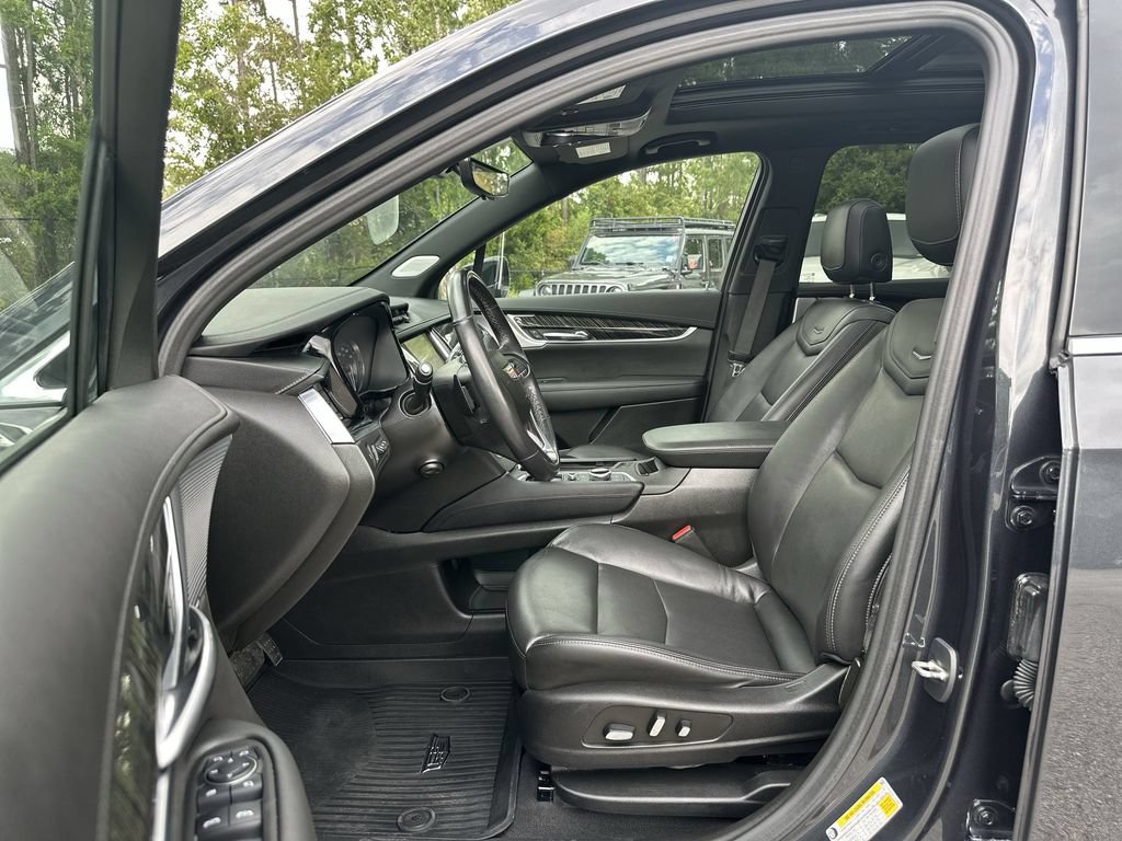 Certified 2023 Cadillac XT6 Premium Luxury w/ Technology Package FWD image 20