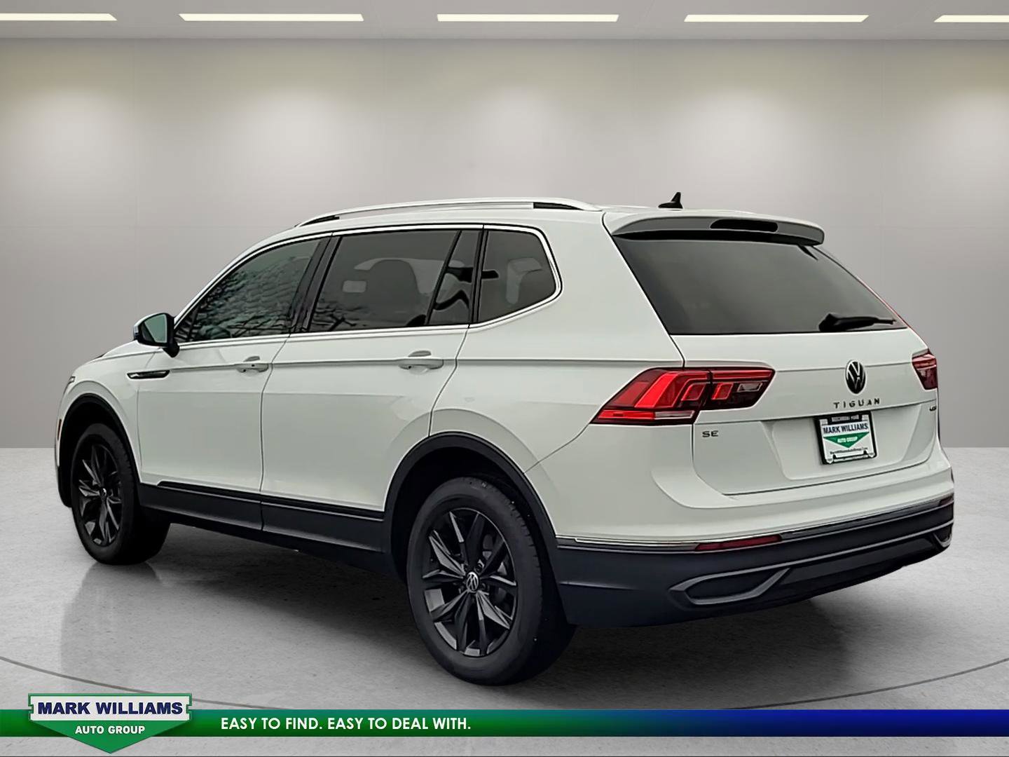 Used 2024 Volkswagen Tiguan SE image 6