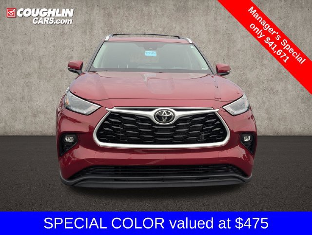 Used 2025 Toyota Highlander XLE AWD/4WD image 2