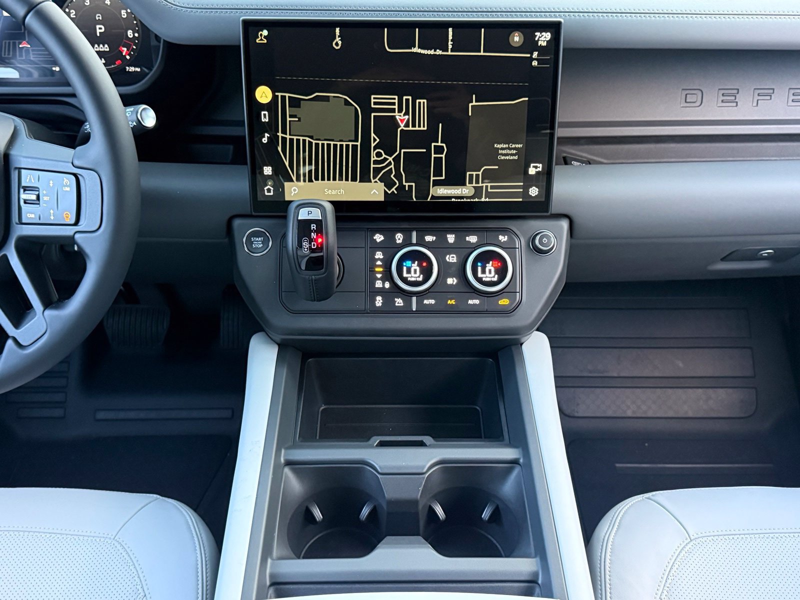 New 2026 Land Rover Defender 110 X-Dynamic SE AWD/4WD image 18