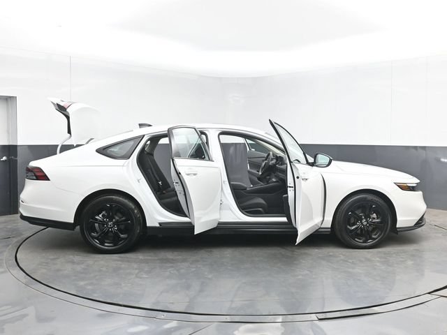 Used 2025 Honda Accord SE image 51