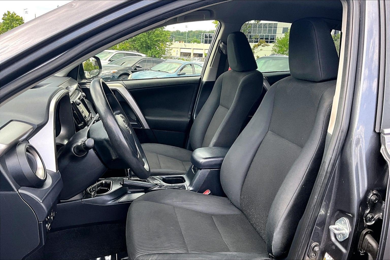 Used 2018 Toyota RAV4 LE w/ All Weather Liner Package AWD/4WD image 23