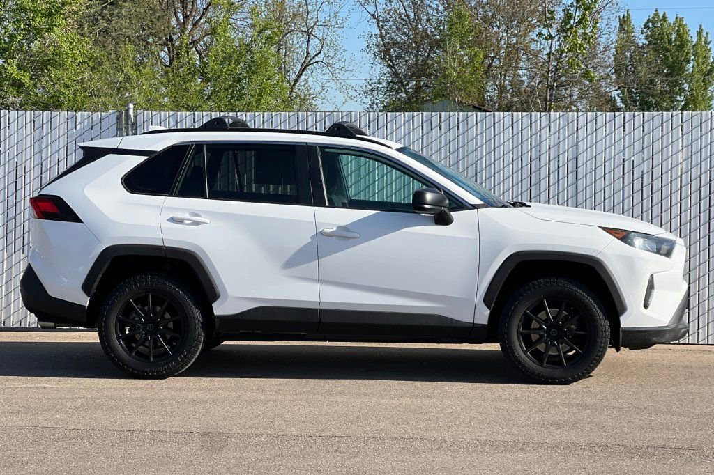 Used 2020 Toyota RAV4 LE w/ Carpet Mat Package AWD/4WD image 3