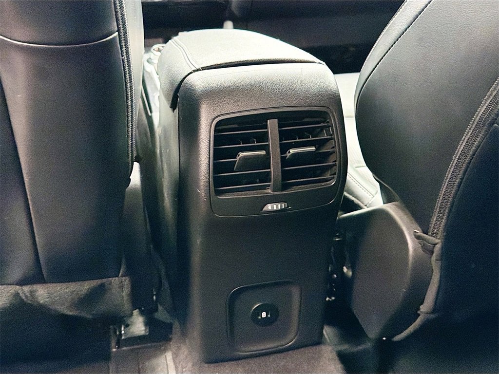 Used 2023 Ford Escape Platinum image 27