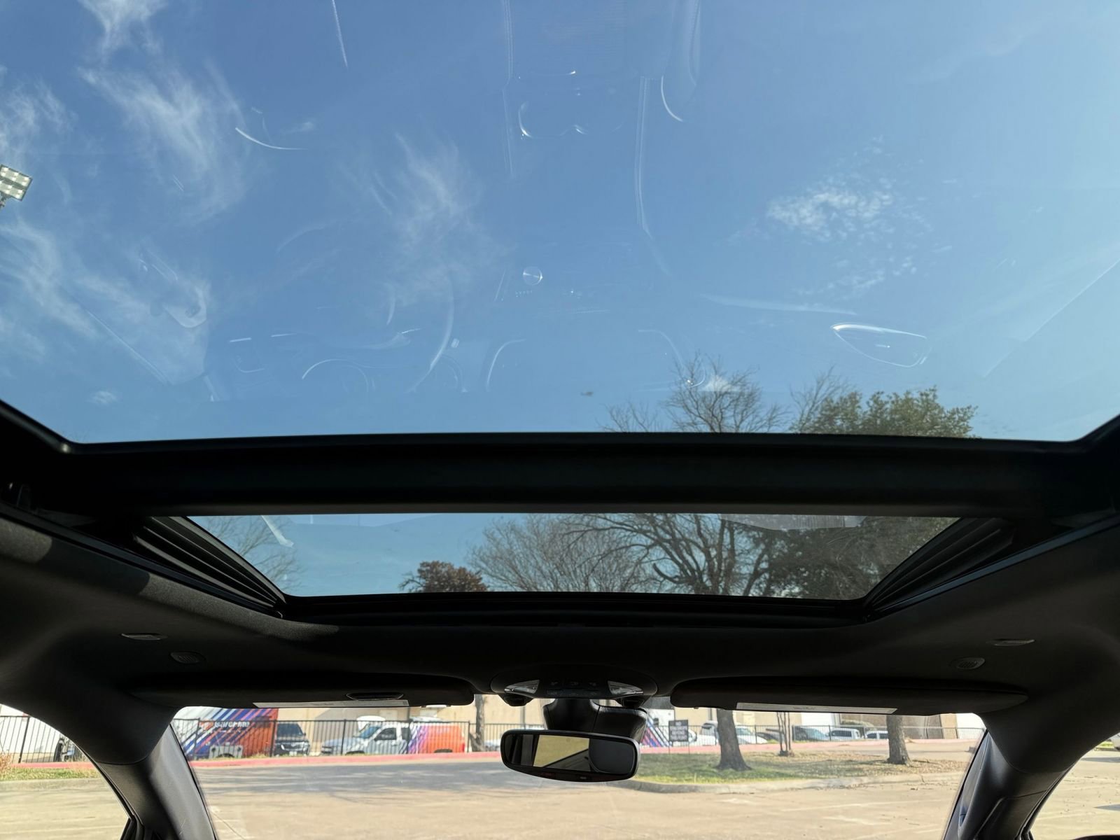 Used 2025 Chrysler Pacifica Limited image 32