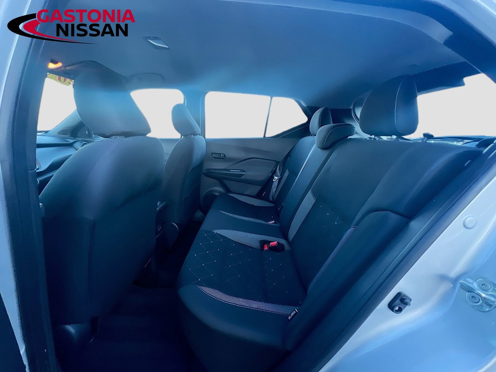 Used 2020 Nissan Kicks S image 31