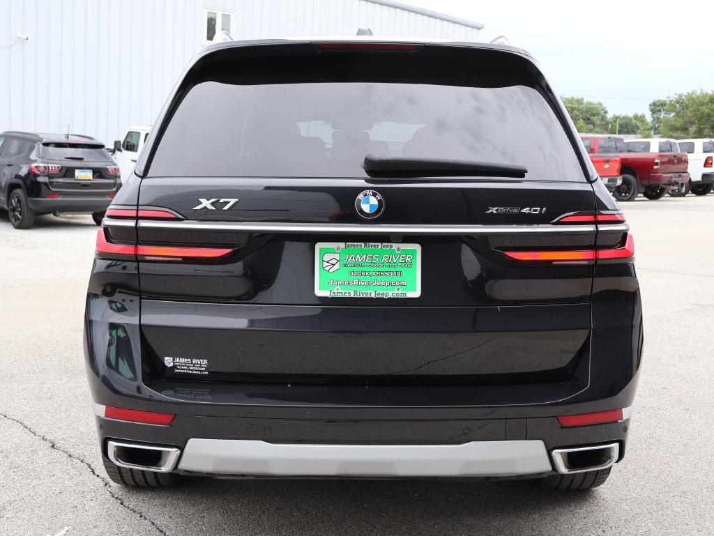 Used 2025 BMW X7 xDrive40i AWD/4WD image 4