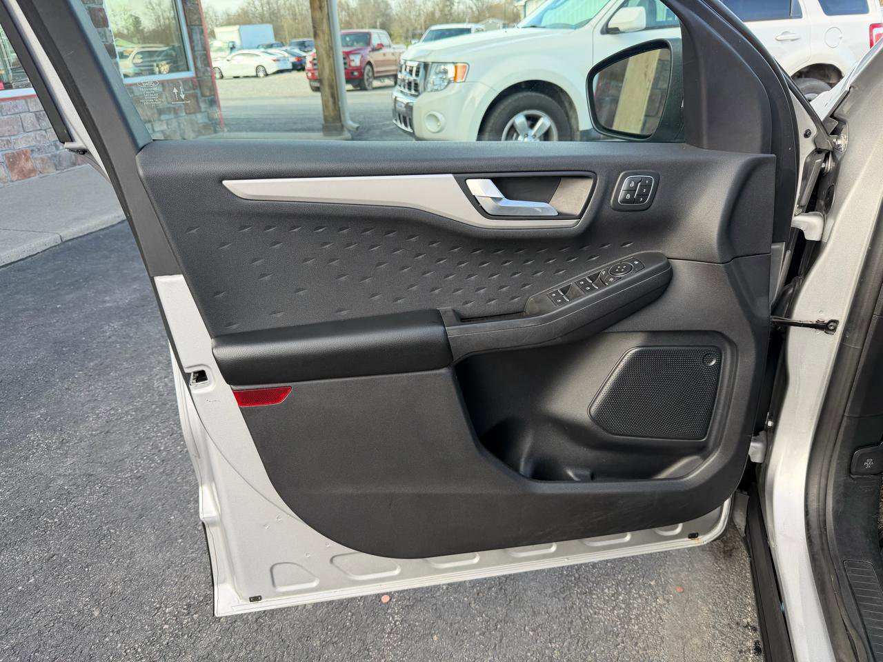 Used 2020 Ford Escape SEL FWD image 13
