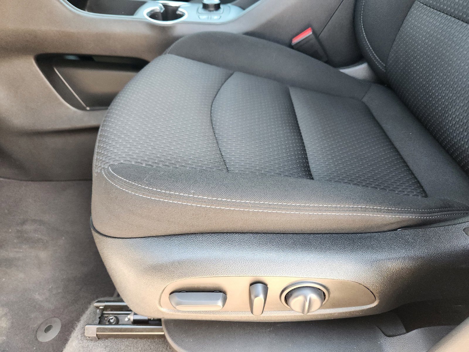 Used 2022 GMC Terrain SLE w/ Driver Convenience Package FWD image 20