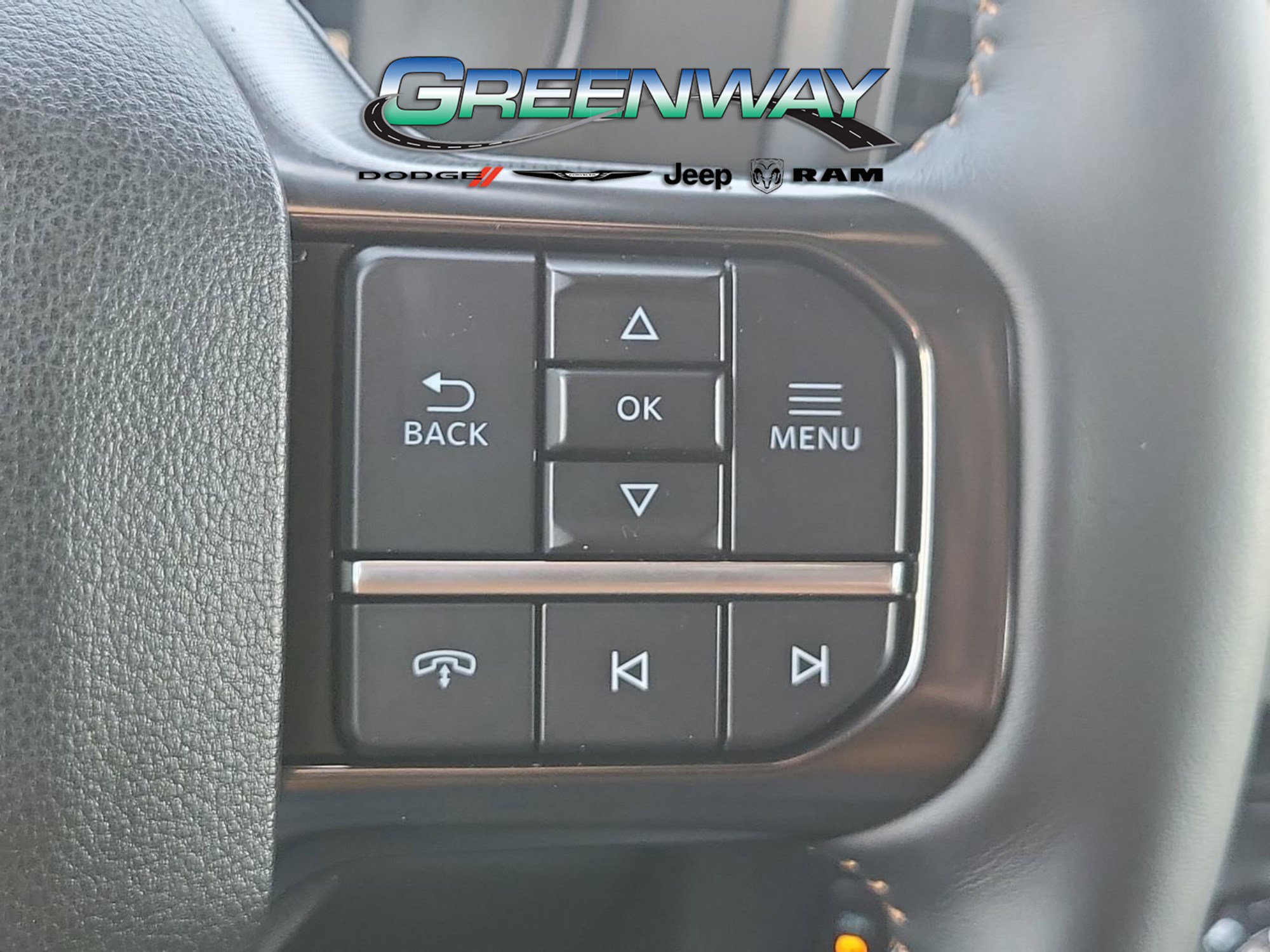 Used 2024 Ford F350 Platinum w/ FX4 Off-Road Package image 25