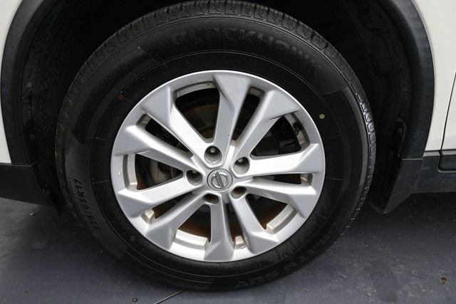 Used 2016 Nissan Rogue SV FWD image 26