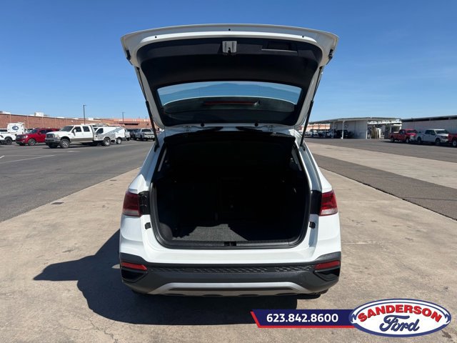 Used 2023 Volkswagen Taos S image 9