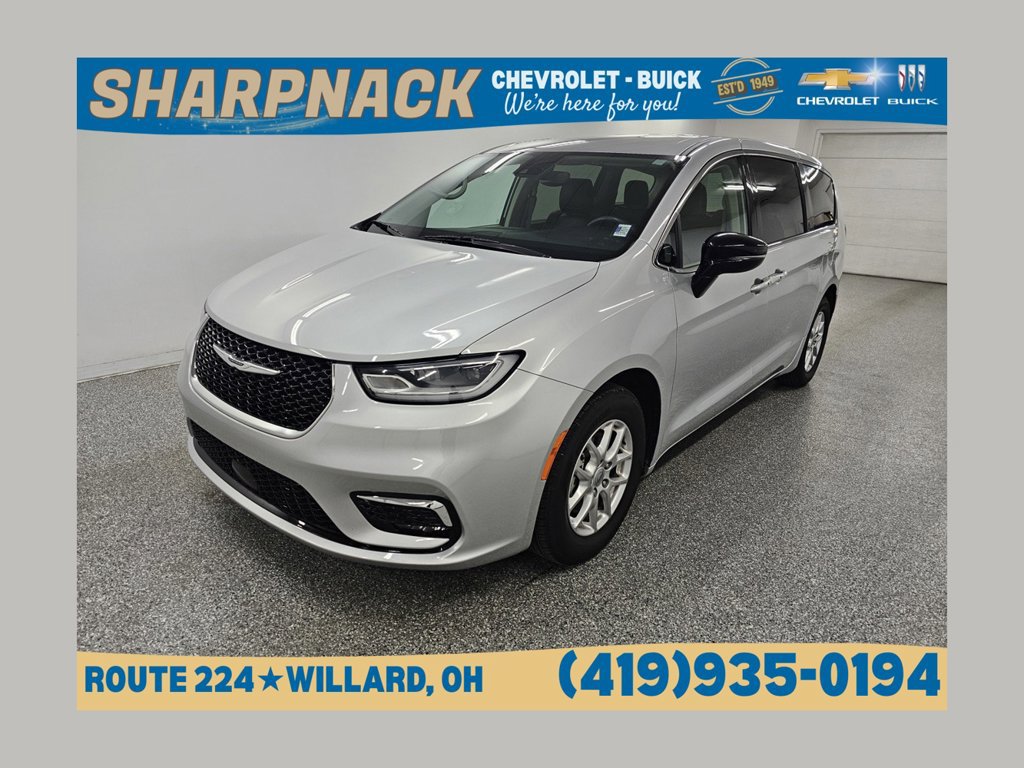 Used 2024 Chrysler Pacifica Touring-L FWD image 1