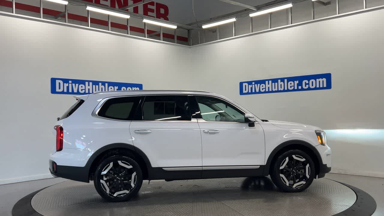 Used 2025 Kia Telluride S FWD image 3
