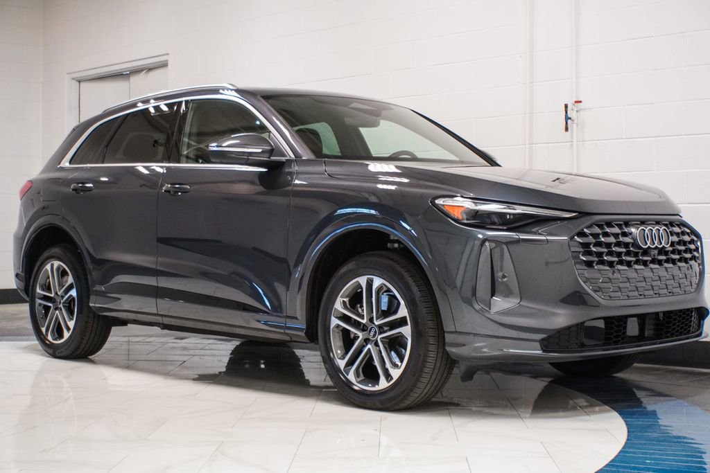Used 2025 Audi Q5 Premium Plus w/ Premium Plus AWD/4WD image 5
