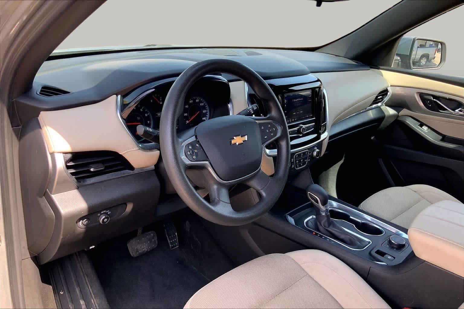 Used 2023 Chevrolet Traverse LS w/ Safety Package FWD image 18