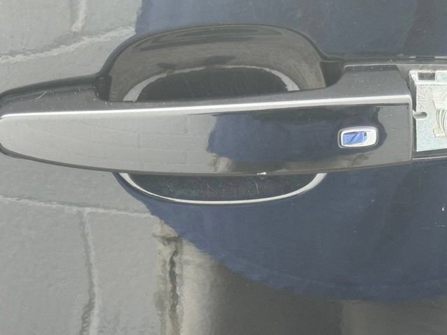 Used 2021 Chevrolet Traverse LT FWD image 22