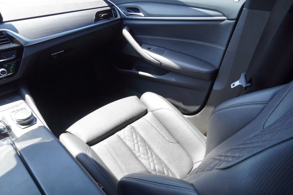 Used 2022 BMW 530e w/ Premium Package RWD image 16