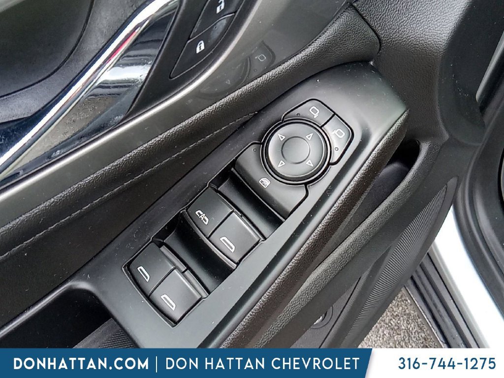 Used 2023 Chevrolet Traverse LT FWD image 6