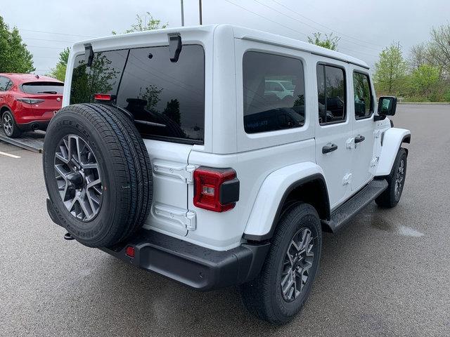 New 2026 Jeep Wrangler Unlimited Sahara w/ Safety Group AWD/4WD image 8