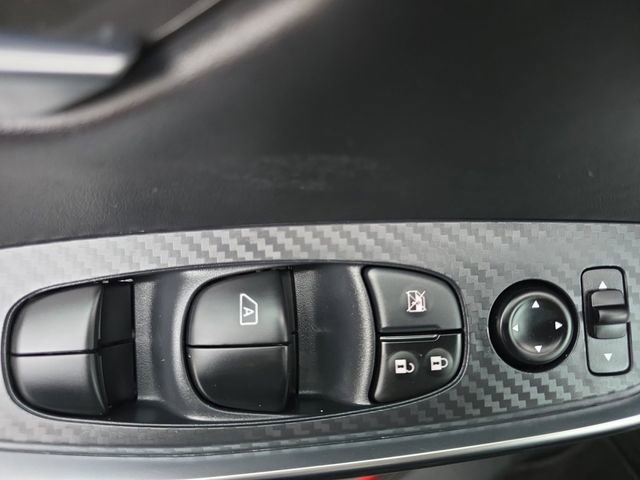 Certified 2025 Nissan Sentra SR FWD image 29