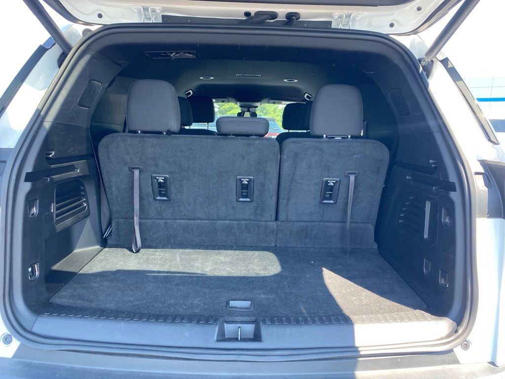 Used 2024 Chevrolet Traverse LT image 10