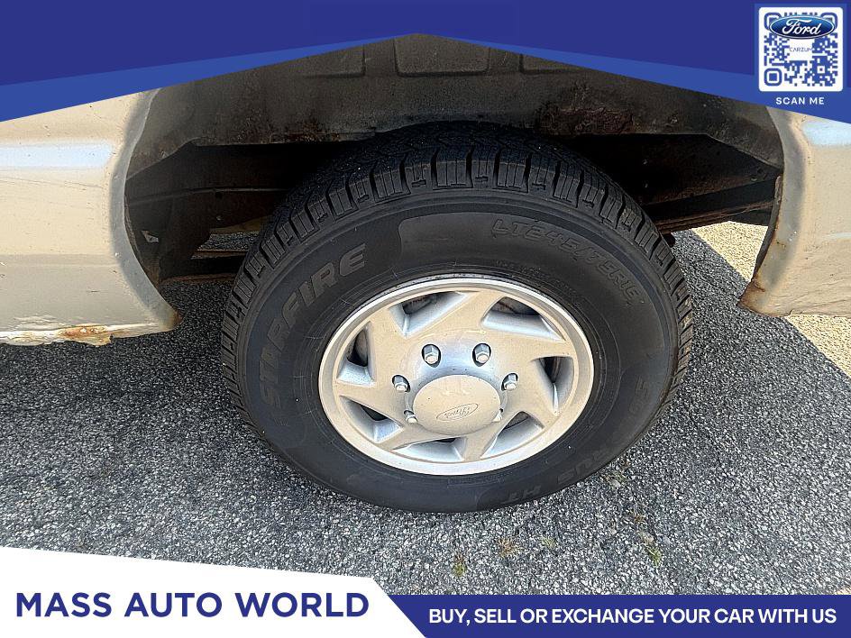 Used 2004 Ford E-250 and Econoline 250 Extended image 2