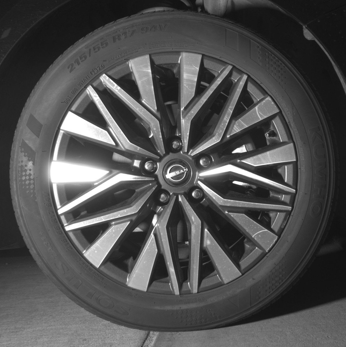 Used 2025 Nissan Altima 2.5 SV FWD image 13