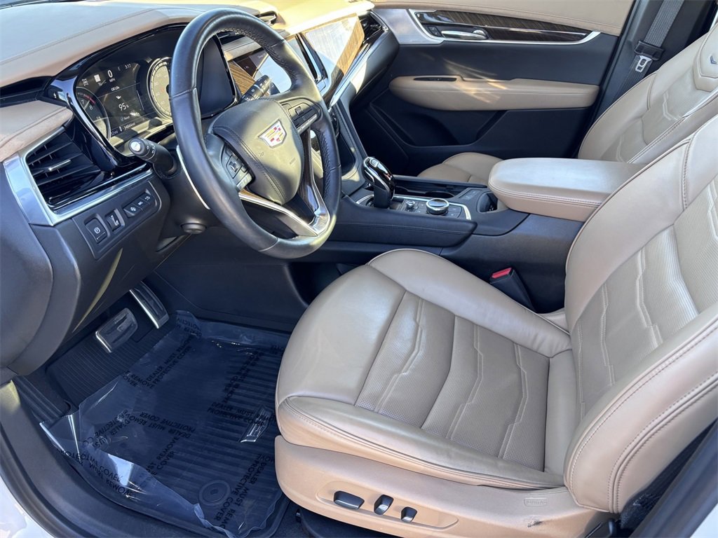 Used 2023 Cadillac XT6 Sport w/ Platinum Package image 9
