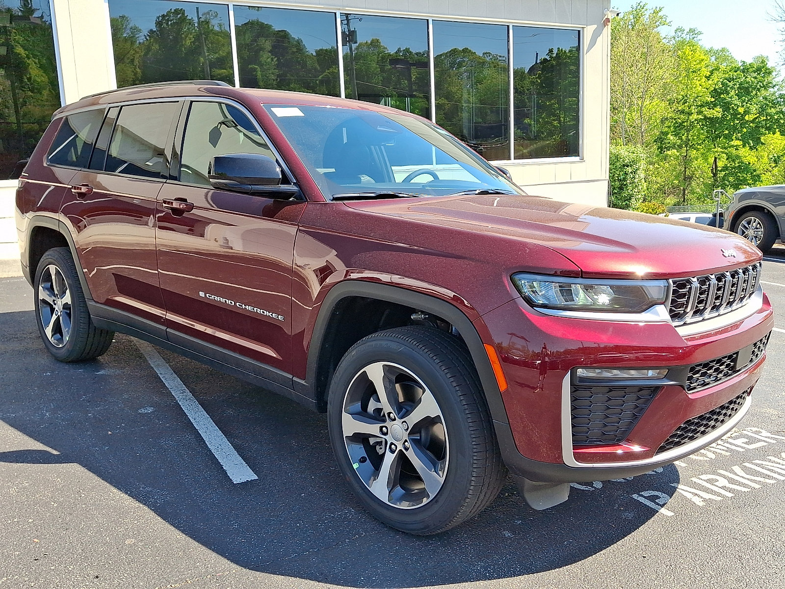 New 2026 Jeep Grand Cherokee L Limited AWD/4WD image 2
