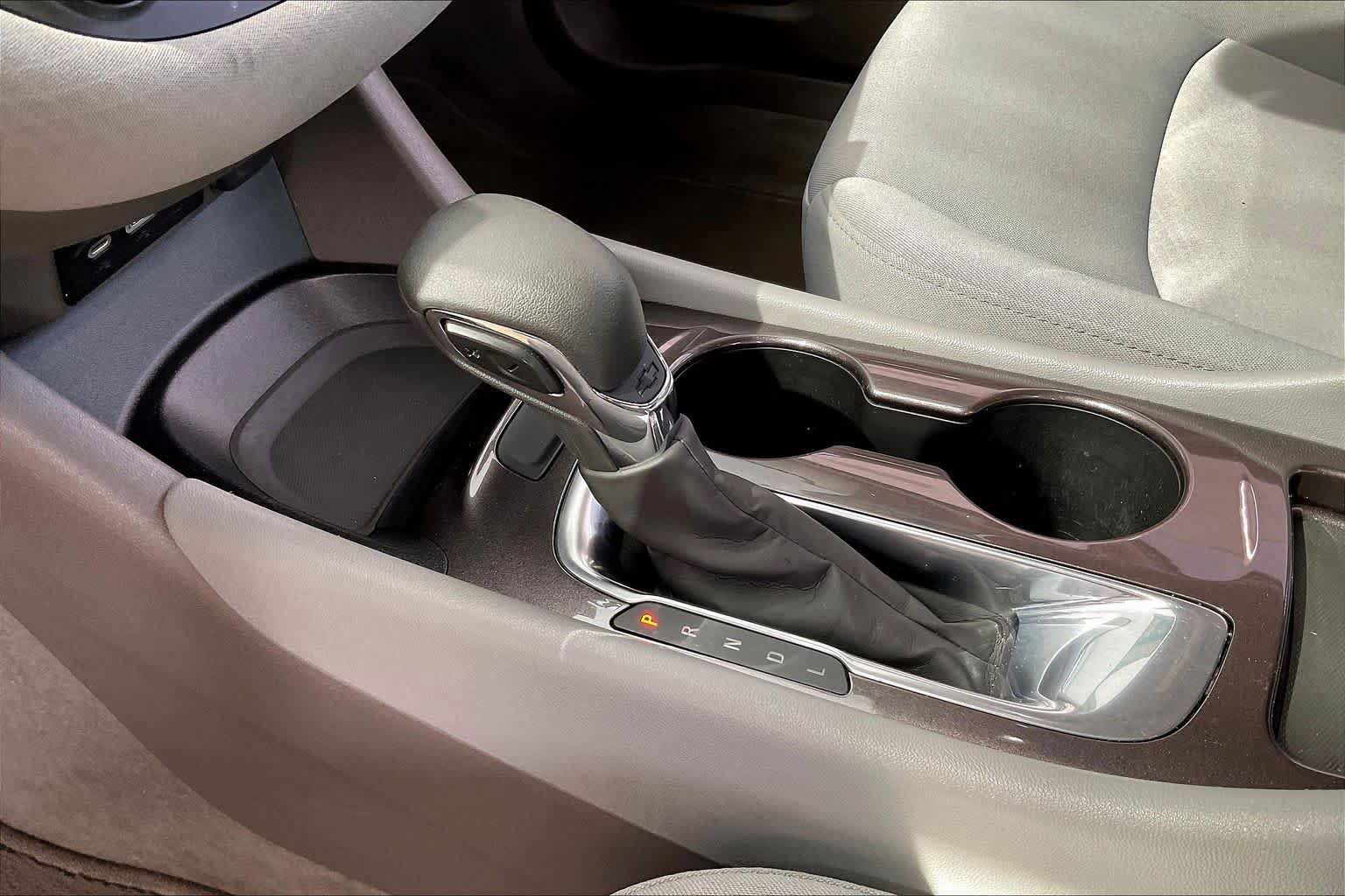 Used 2021 Chevrolet Malibu LS FWD image 16