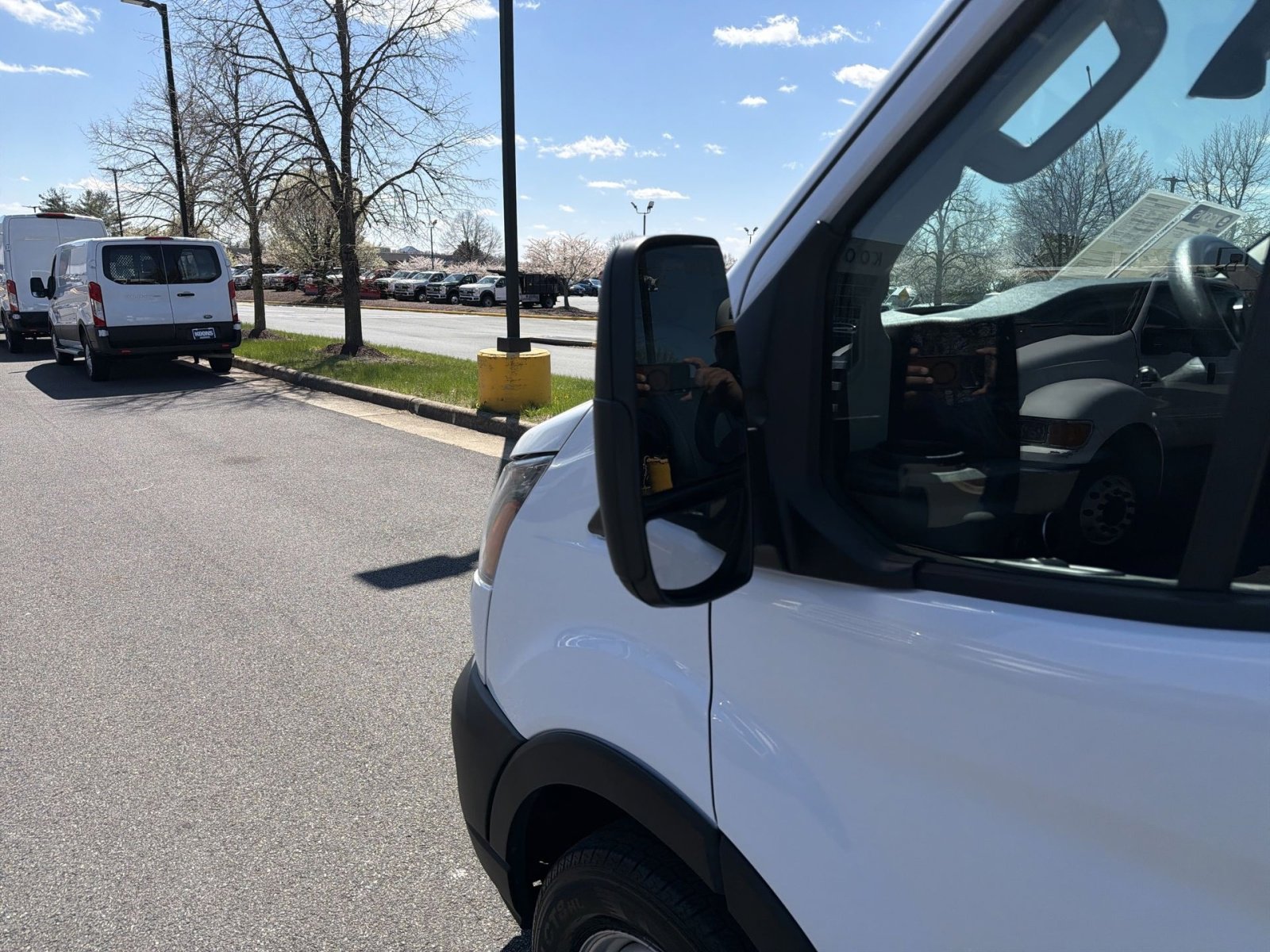 Used 2023 Ford Transit 250 Medium Roof AWD image 14