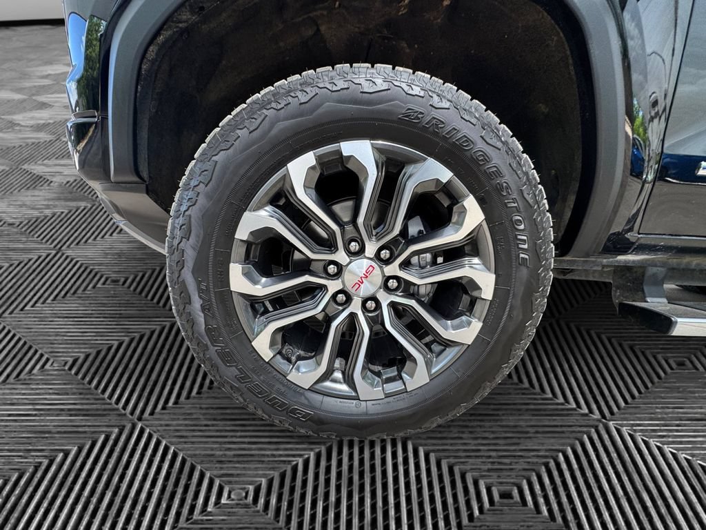 Certified 2023 GMC Canyon Denali w/ Denali Black Edition AWD/4WD image 9