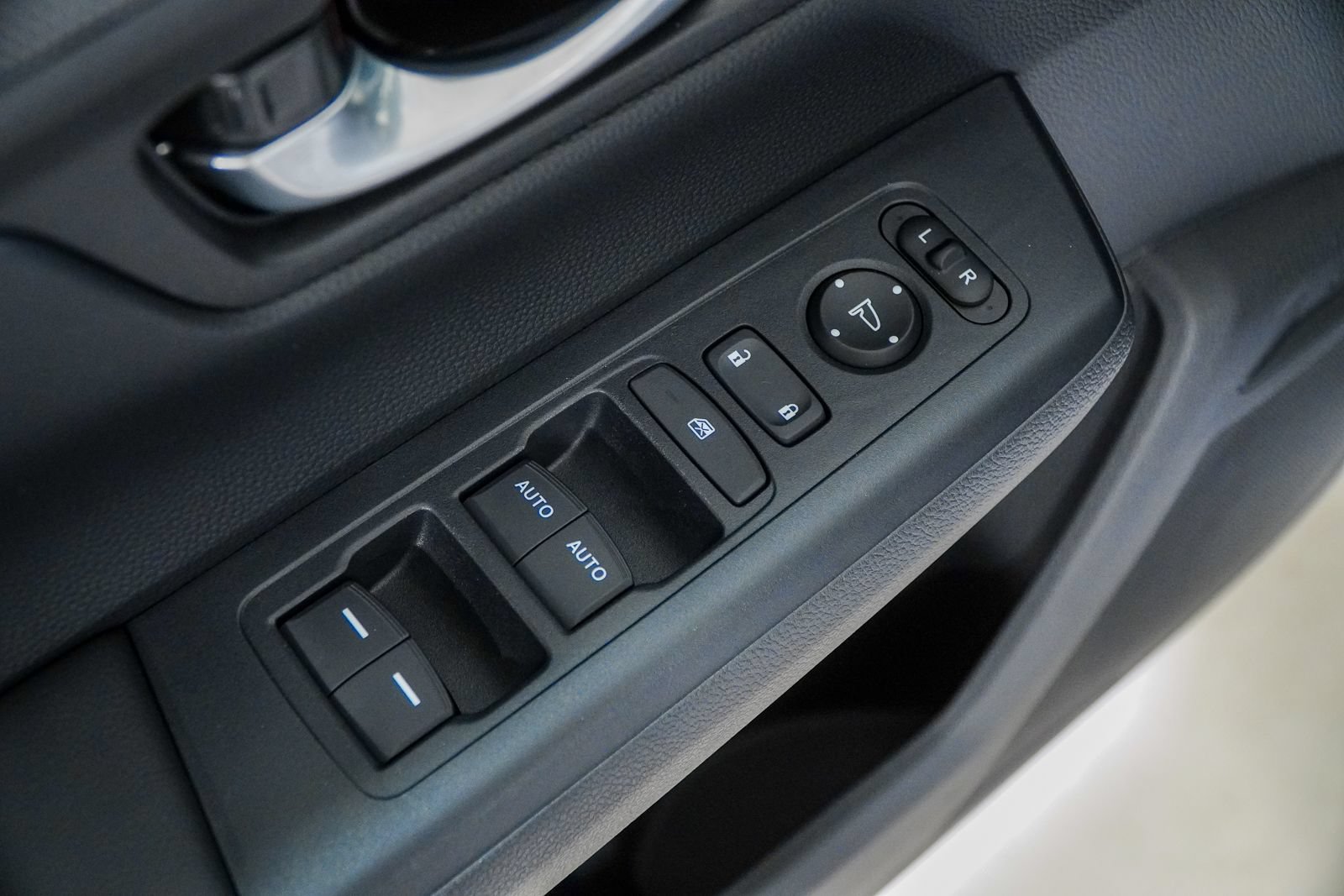 Certified 2024 Honda CR-V EX image 19