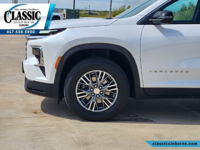 Used 2024 Chevrolet Traverse LT w/ LPO, Floor Liner Package FWD image 12