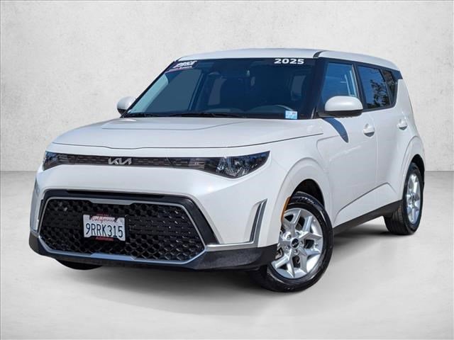 Used 2025 Kia Soul LX w/ LX Technology Package image 1