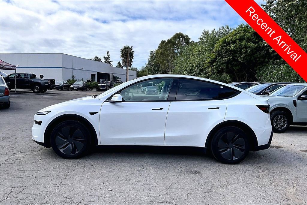 Used 2026 Tesla Model Y 2WD image 7