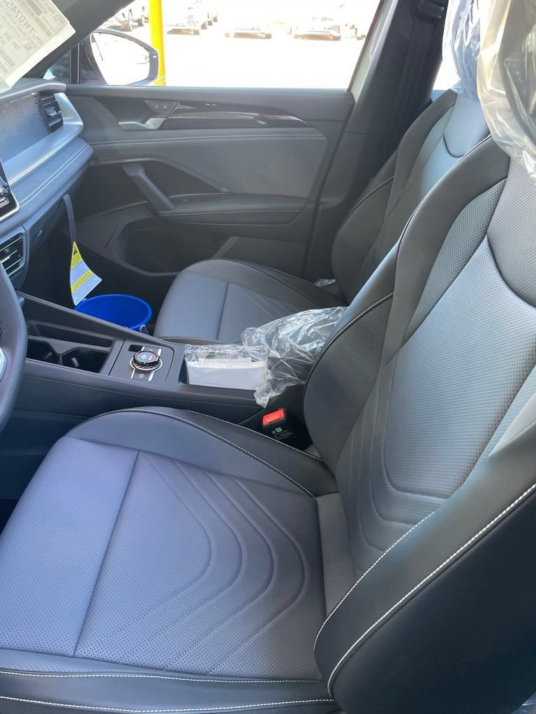 New 2026 Volkswagen Tiguan SE R-Line AWD/4WD image 19