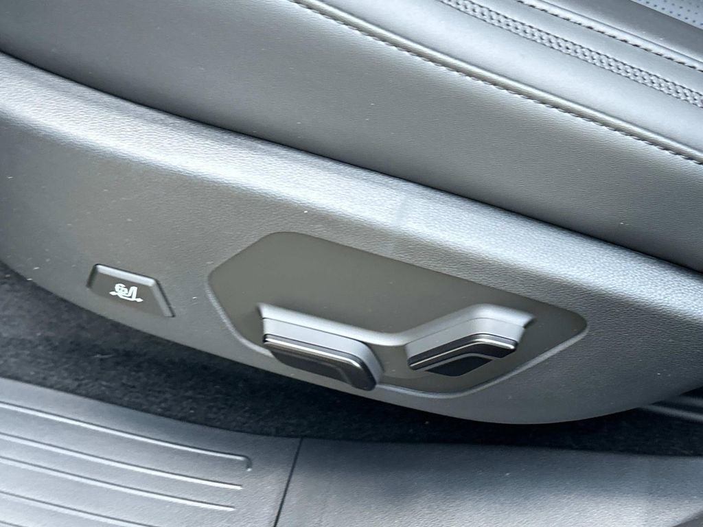 New 2025 Hyundai Santa Fe Calligraphy FWD image 23