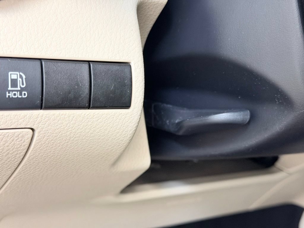 Used 2020 Toyota Camry LE FWD image 37