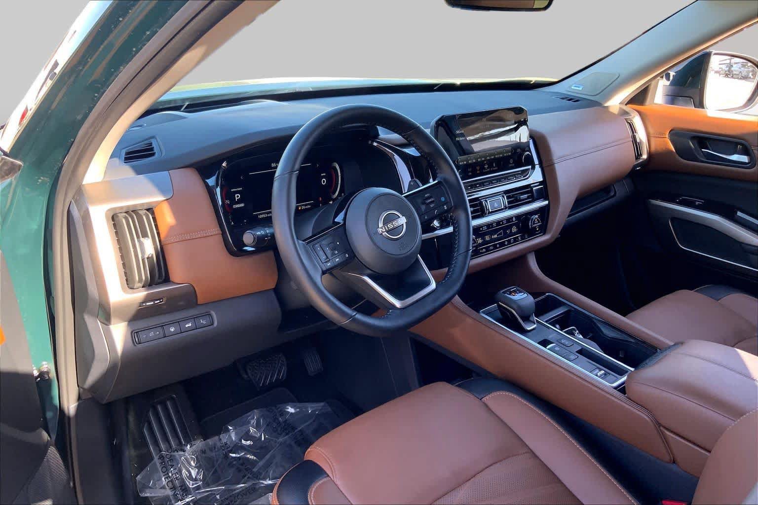 Used 2025 Nissan Pathfinder Platinum w/ Cargo Package FWD image 16